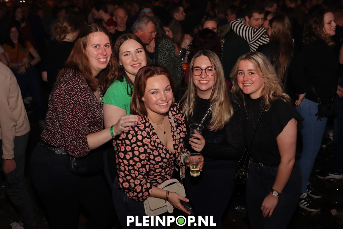 V R I J D A G     (110)